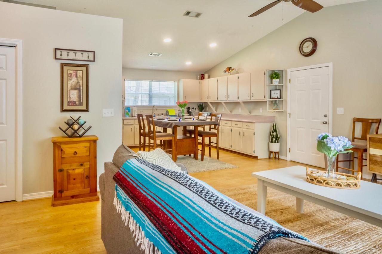 Life'S A Breeze! Updated 3B Home 10 Min To Beach! Gulf Breeze Bagian luar foto