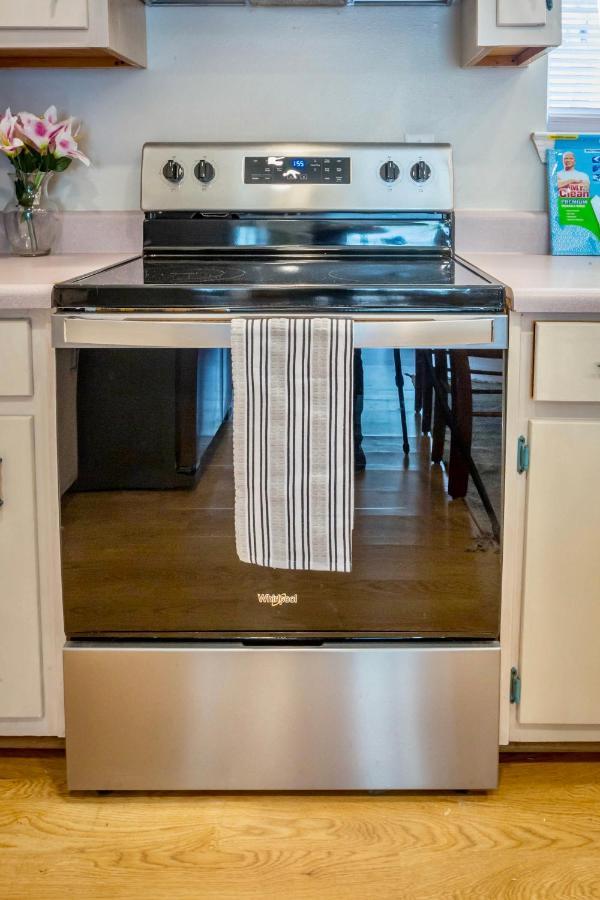 Life'S A Breeze! Updated 3B Home 10 Min To Beach! Gulf Breeze Bagian luar foto