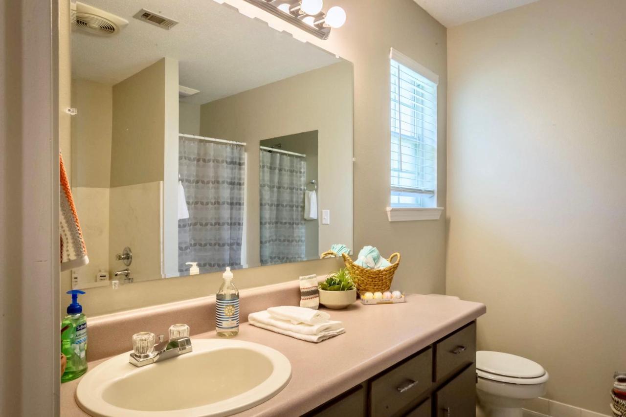 Life'S A Breeze! Updated 3B Home 10 Min To Beach! Gulf Breeze Bagian luar foto