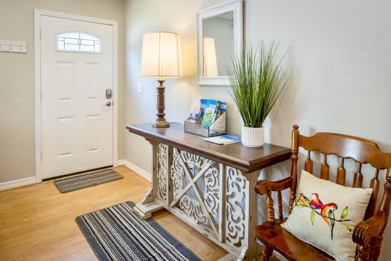 Life'S A Breeze! Updated 3B Home 10 Min To Beach! Gulf Breeze Bagian luar foto