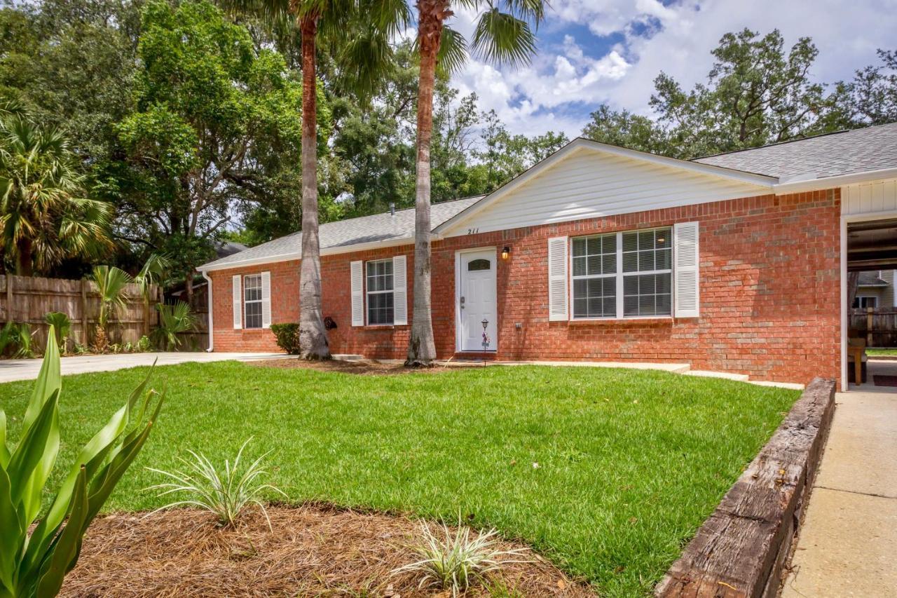 Life'S A Breeze! Updated 3B Home 10 Min To Beach! Gulf Breeze Bagian luar foto