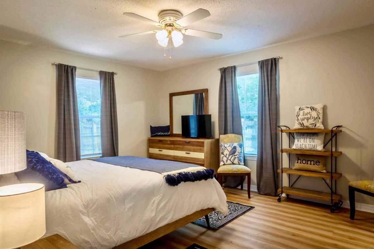 Life'S A Breeze! Updated 3B Home 10 Min To Beach! Gulf Breeze Bagian luar foto