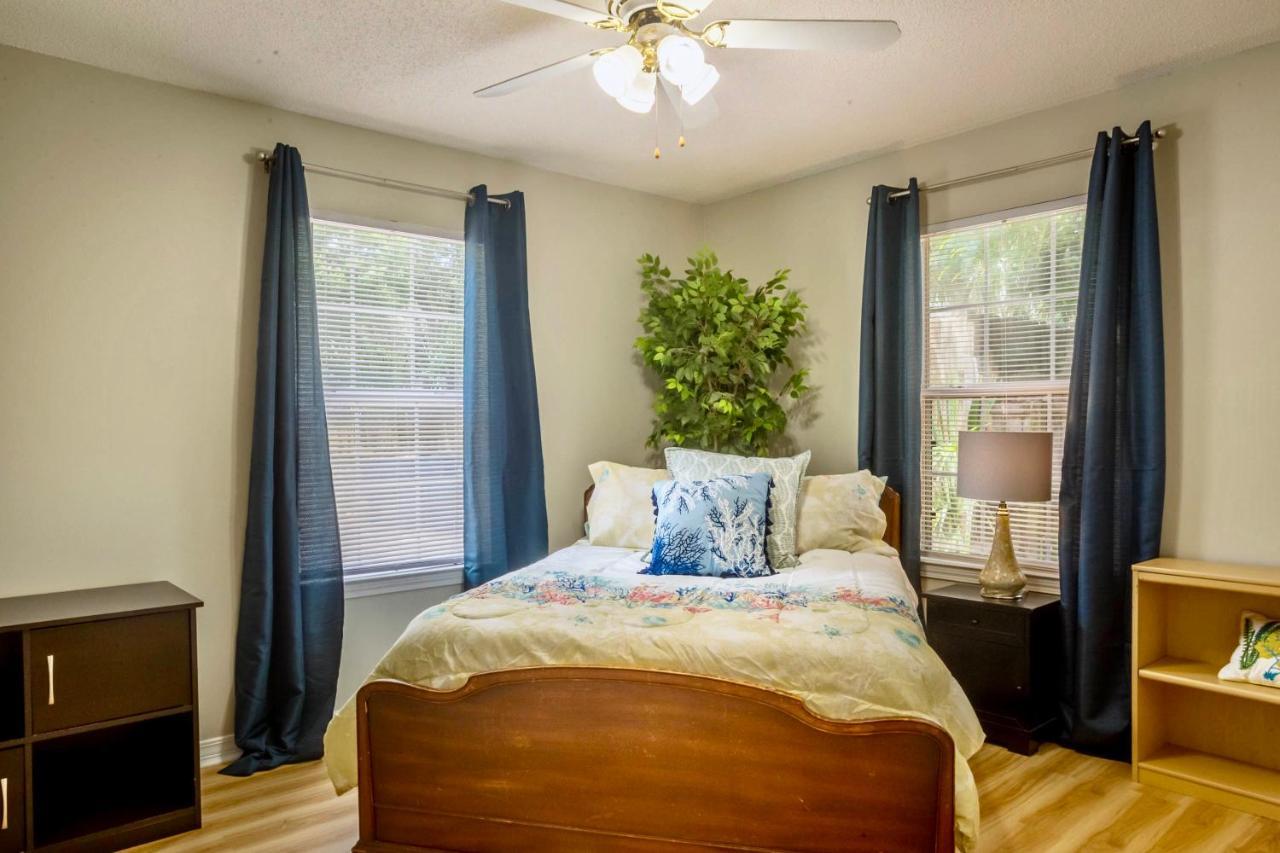 Life'S A Breeze! Updated 3B Home 10 Min To Beach! Gulf Breeze Bagian luar foto